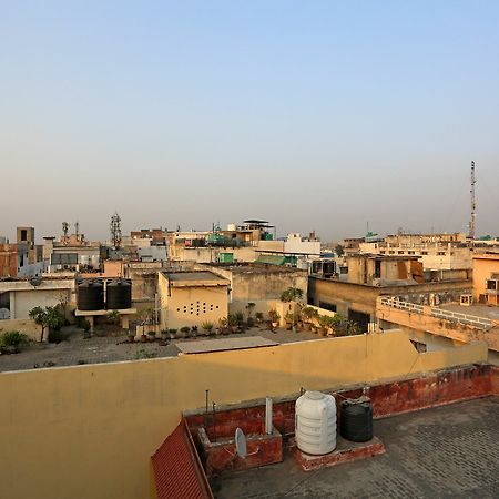 Hotel Aero Look New Delhi Exteriör bild