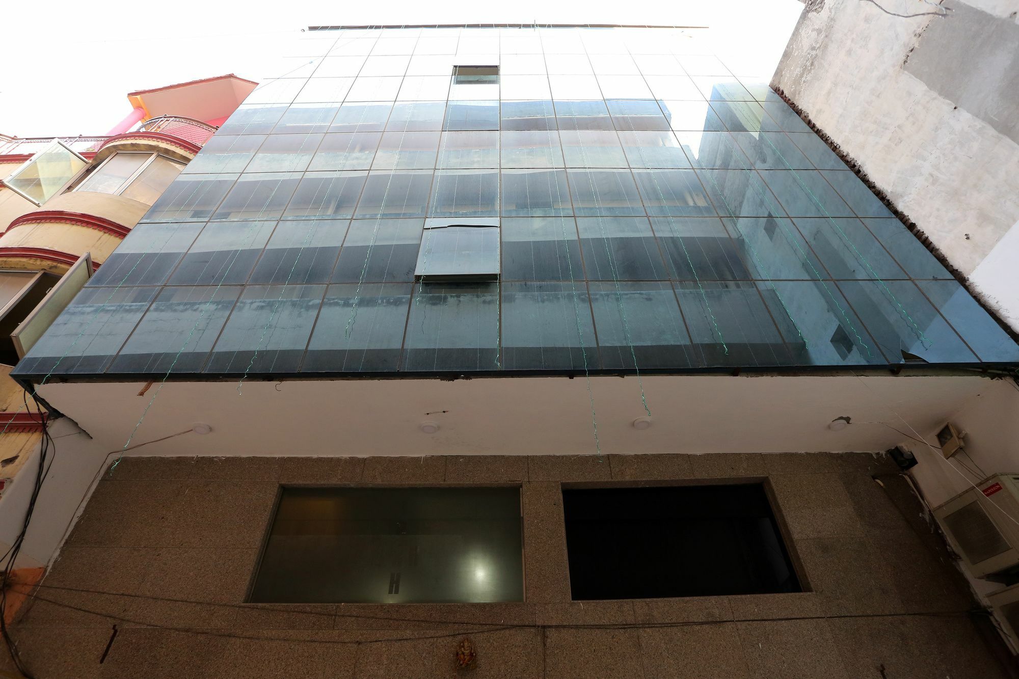 Hotel Aero Look New Delhi Exteriör bild