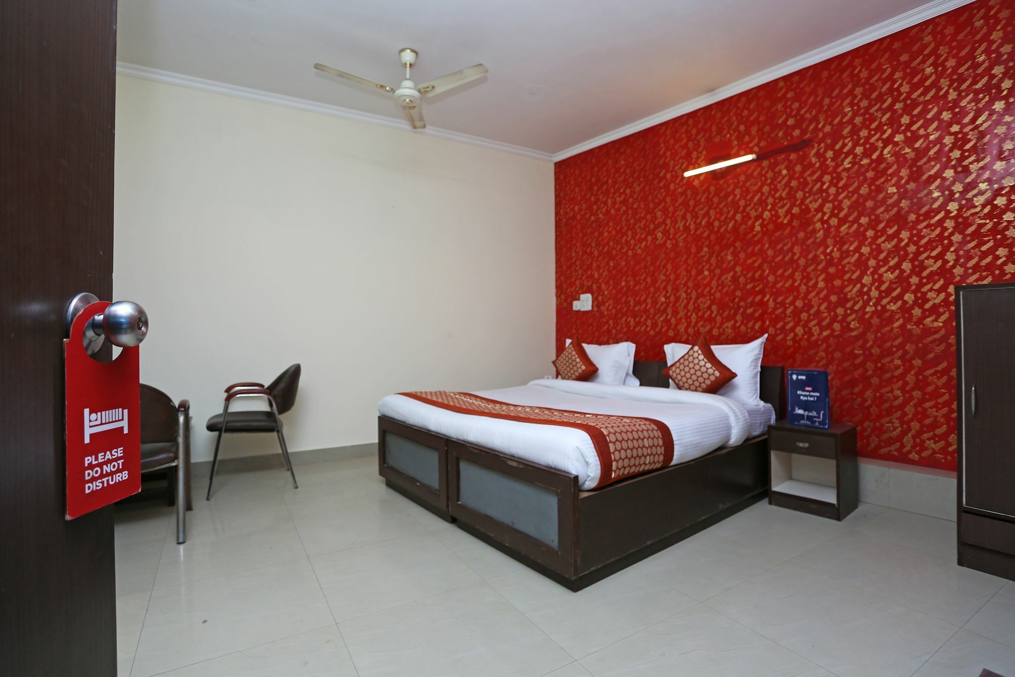 Hotel Aero Look New Delhi Exteriör bild
